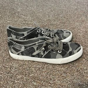 Used camo Blowfish Malibu sneakers.